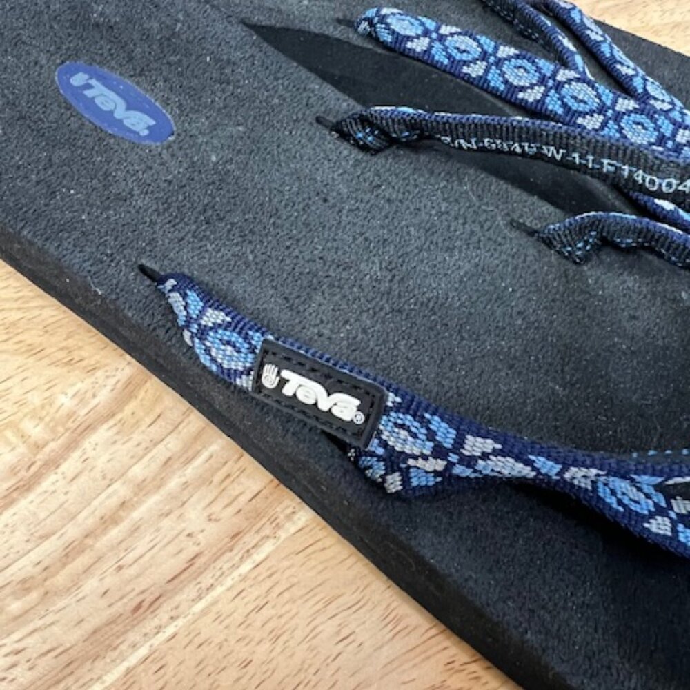 Teva Olowahu Sandals Flip-Flops Size 11 Blue - Picture 2 of 8